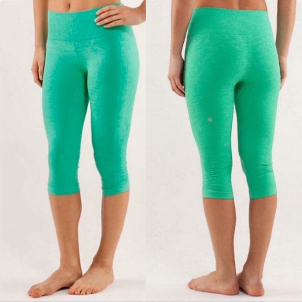 Lululemon In The Flow Crop Very Green 6 Excellent Condition.